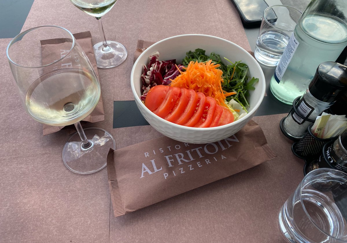VioletYourGod's tweet photo. Sunny day. 
Sunny food. 
Sunny wine. 

Subby paying. https://t.co/gxCymahbxe