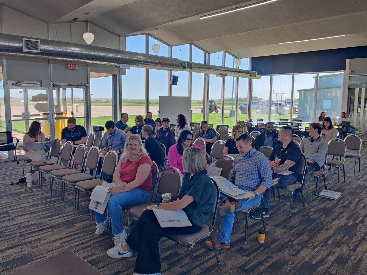 TDatCCC's tweet photo. Great energy at @Ldrshiphastings last week as Valerie guided the group through @CliftonStrength for #Leaders—helping leaders discover what they do best and how to lead with confidence. 💪#cliftonstrengths #leadwithconfidence #leadershipdevelopment https://t.co/wvdujwBrc7