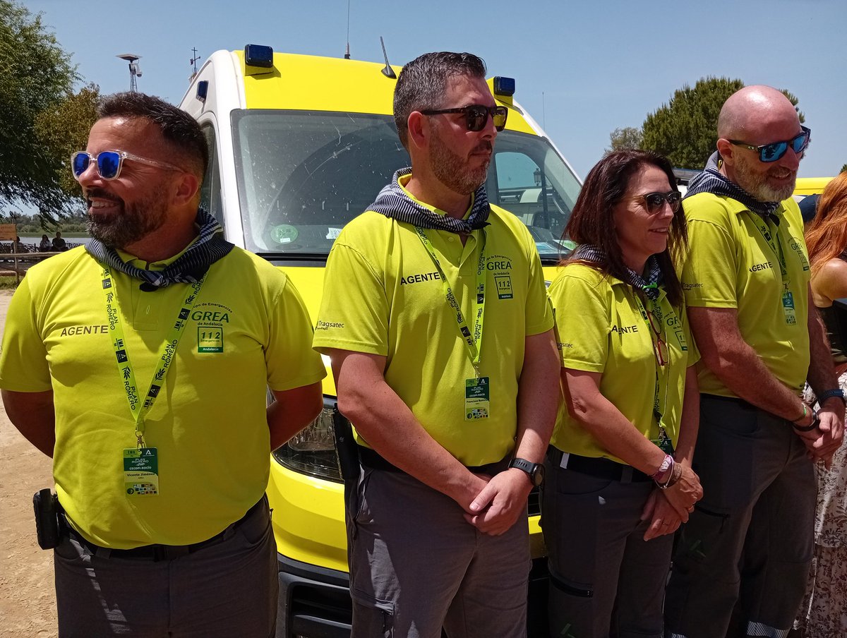 E112Andalucia's tweet photo. 🚨  La coordinación entre operativos es la seña de identidad del #PlanRomero

Hoy todos los integrantes del dispositivo se han dado cita en el Paseo Marismeño tras la activación del #PlanAldea https://t.co/8OxJ4WDE60