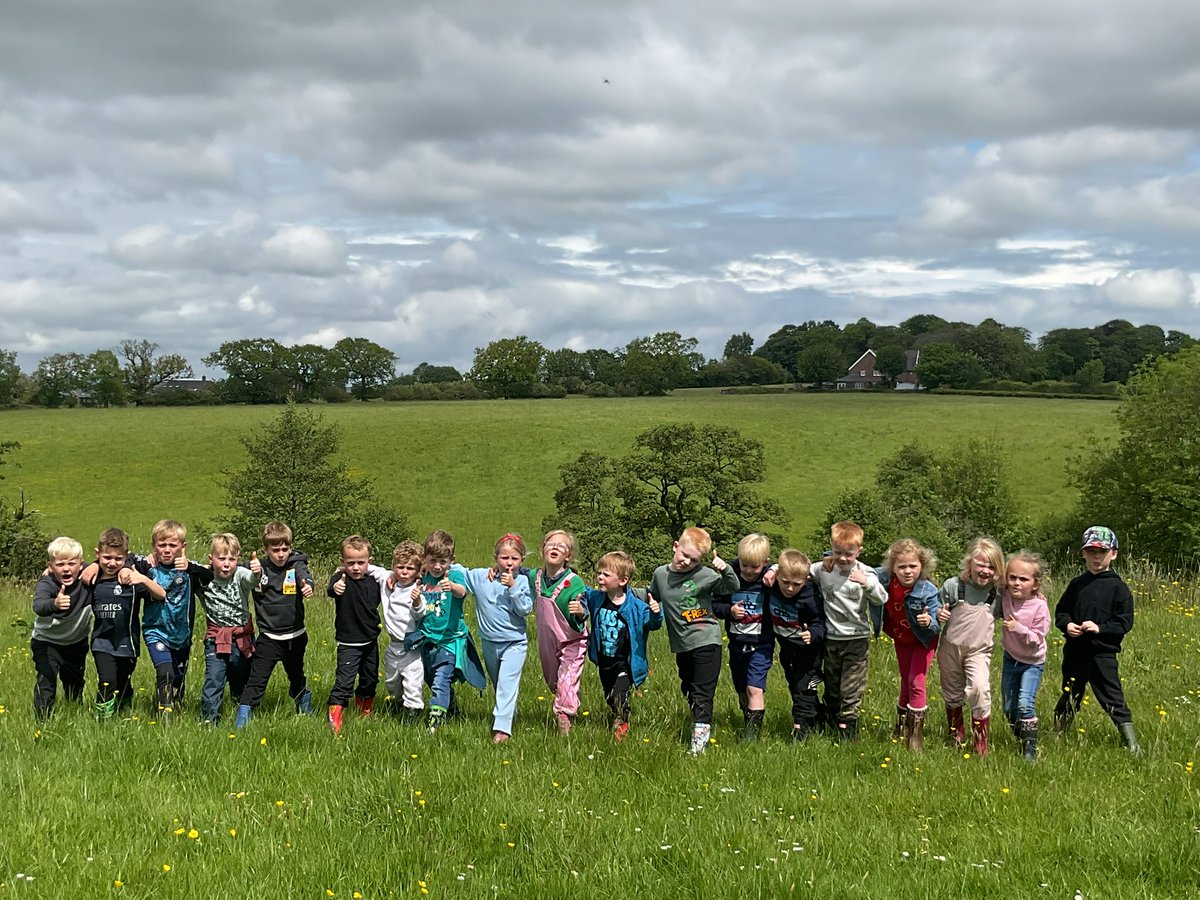 SimonstoneStP's tweet photo. Year 1 had an amazing time at Bring Yer Wellies. We learnt about plants, planted lavender, had races and built dens! https://t.co/gsdyRmInVZ