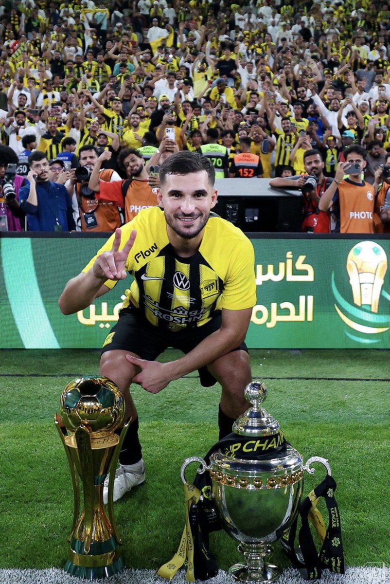 العميد وبس tweet media