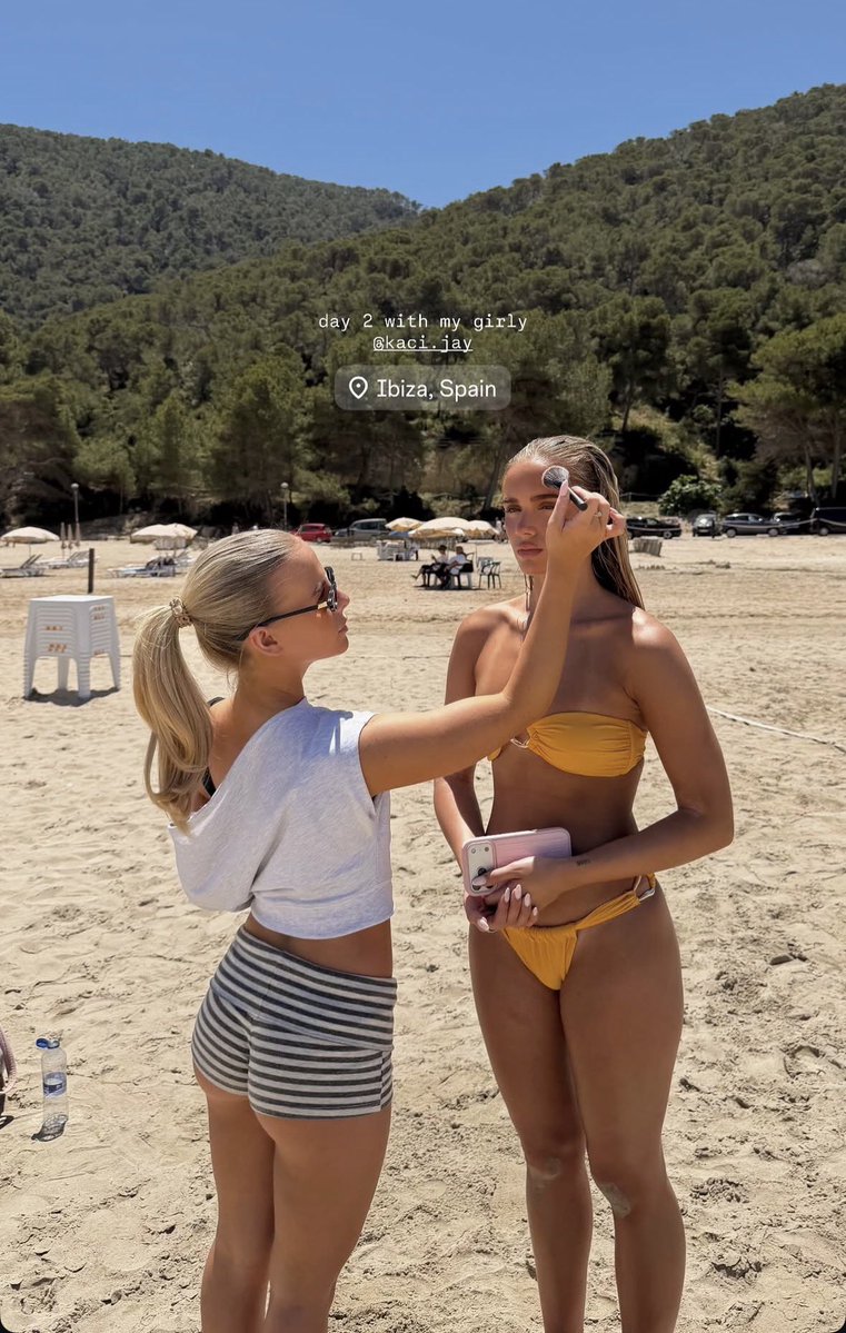 slutty_british_girls😍🥵👙🍑💦🍆 tweet media