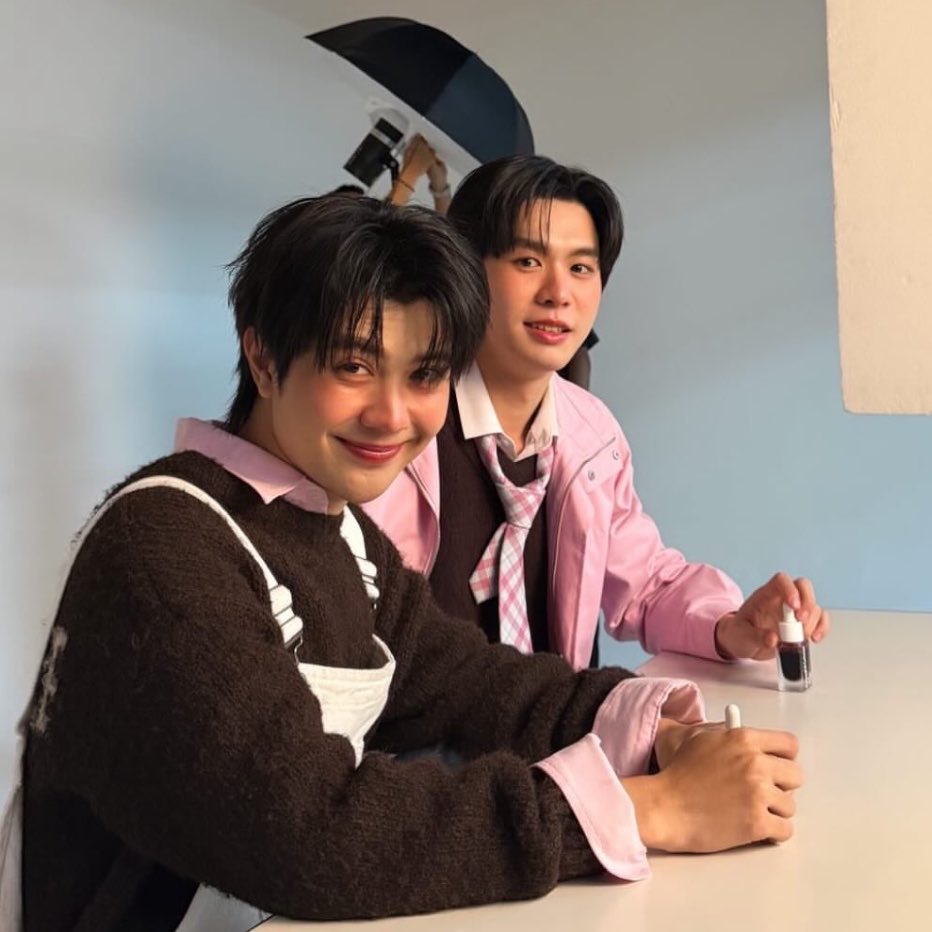 tnbverr's tweet photo. “มองอะไรแม่ ของหนู” https://t.co/2cHsZWcoJN