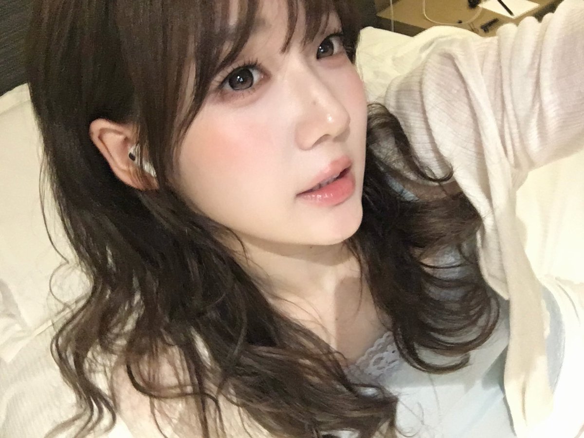 mandu0806's tweet photo. 미치겟다 별들아 ... 내 강아지 자기가 너무 귀여워서 셀카 30분 찍었대 근데 결과 보니까 ㄹㅇ 우리집 강아지는 복슬존귀탱강아지임 ㅠㅠ https://t.co/bROCl3Vmtu