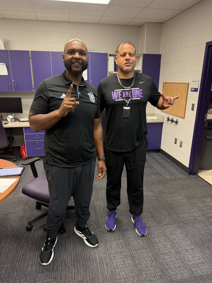 Coach DeVante Conner🏈🥇 tweet media