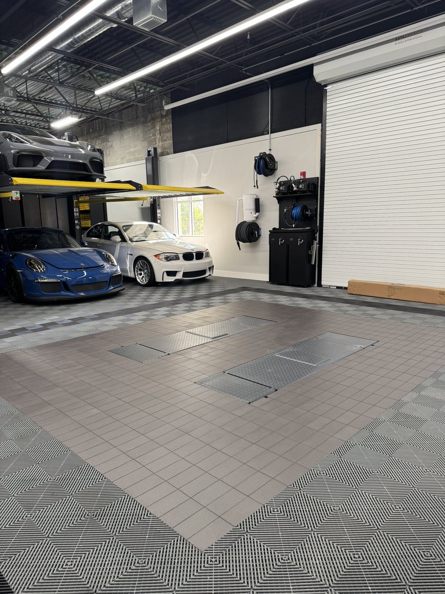 Obsessed_Garage's tweet photo. New tile work is done! What do you guys think? https://t.co/7aQrNgfXPK
