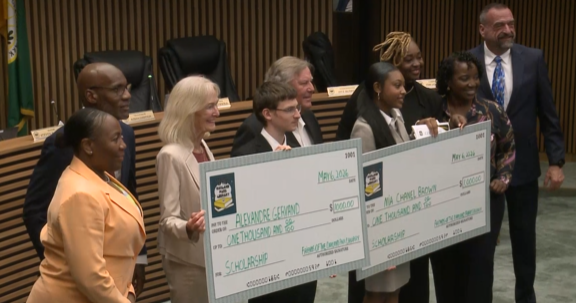 CityOaklandPark's tweet photo. Congratulations to Oakland Park residents Nia Brown and Alexandre Gervaud, the first recipients of the Friends of the Library Scholarship! Thank you to the Friends of the Library for investing in local students and their future.
#OaklandPark #FriendsOfTheLibrary #EducationMatters https://t.co/SlpEiTWYhB