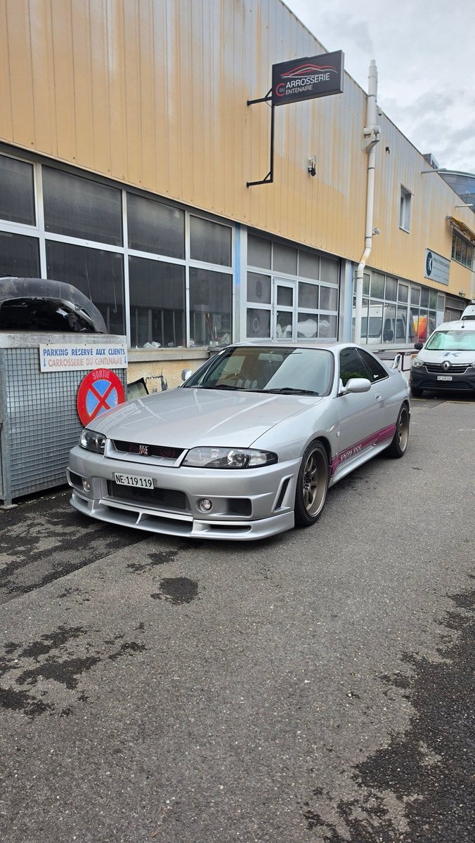 exces2vitesse's tweet photo. 7 ans de permis, 4 voitures, 26 cylindres (toyota auris, m5 f10, c6 zr1, r33 gtr) pour 2377 cv ptdrrrr https://t.co/wO2BgHTg0g