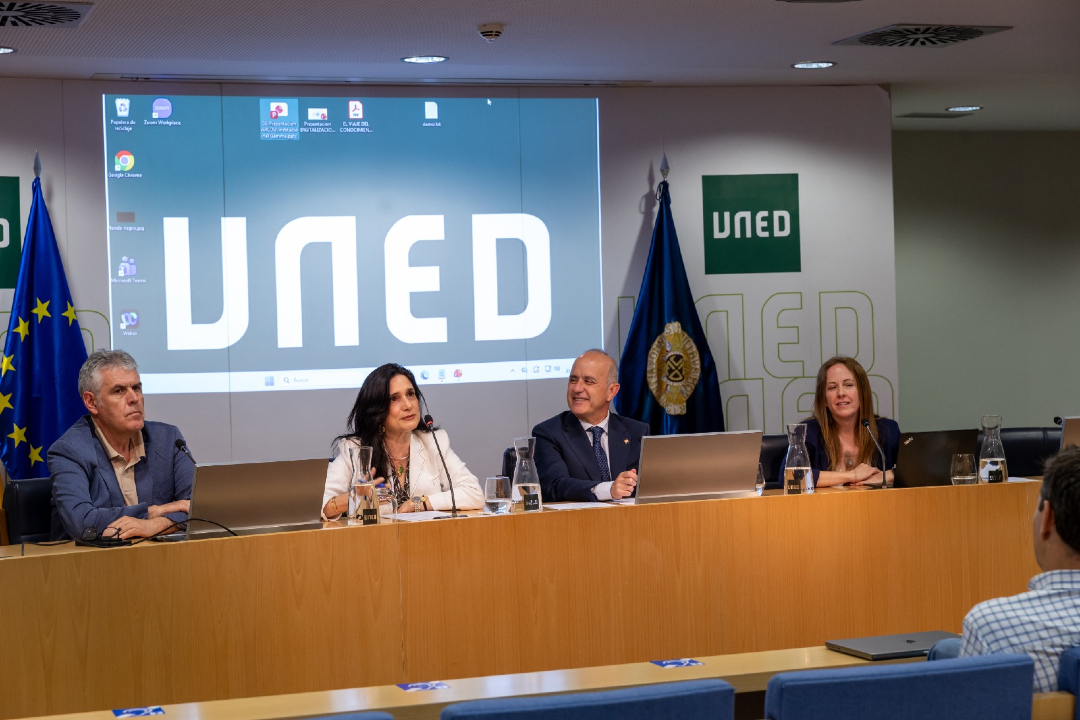 UNED tweet media
