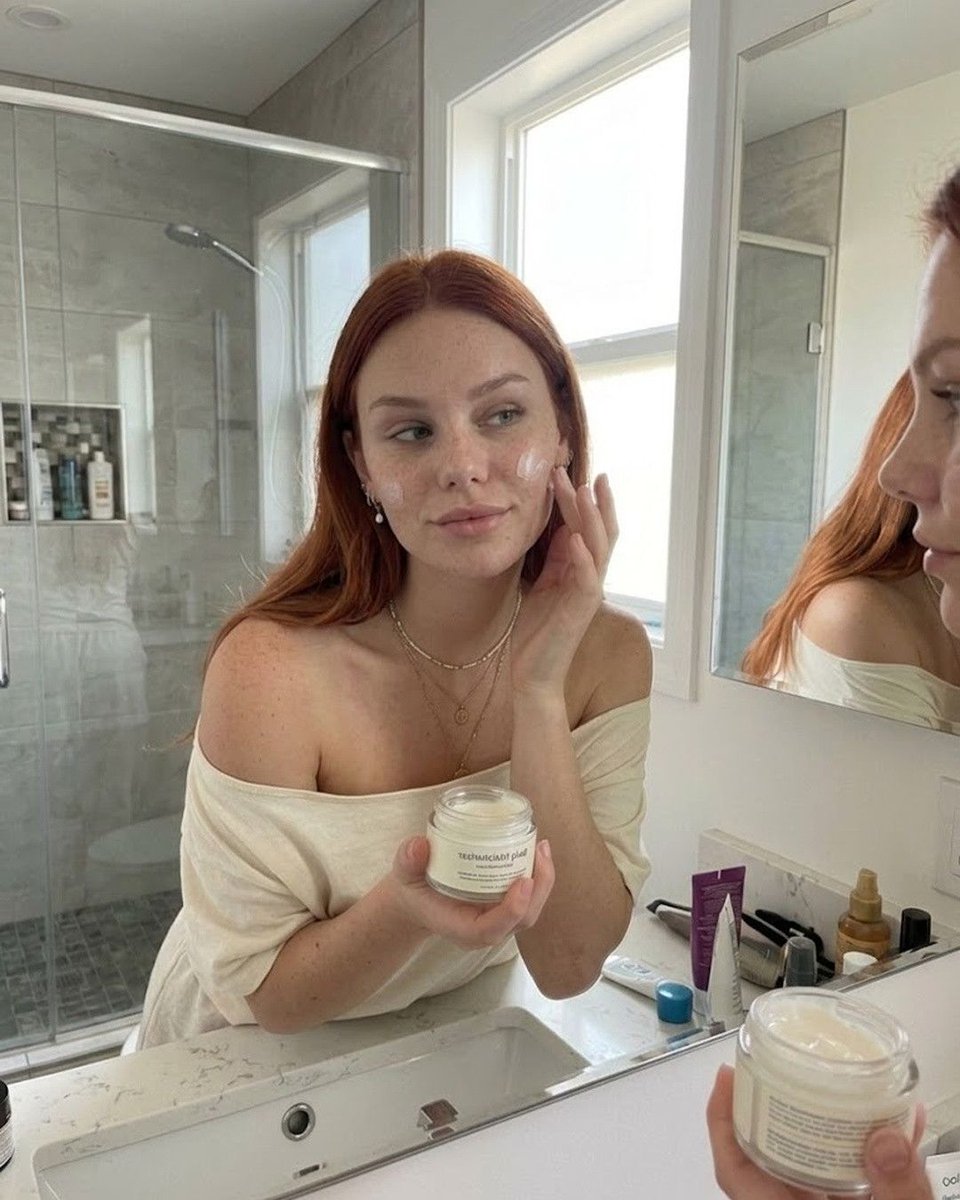 PromptcraftLab's tweet photo. One prompt, six angles of the same mirror moment. Identity-locked, skin-texture sharp, zero studio vibes. Run it. Prompt in comments. https://t.co/aZ5x9vZDMk