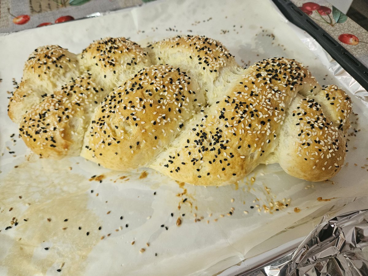 guymargolin2008's tweet photo. @snunnitgeresh יש קמחים ראויים כמו מולינו, אשתי חולת צליאק ומכינה איתו חלות. 20₪ לחצי קילו קמח, אבל הוא טוב... https://t.co/WBy168yYf8