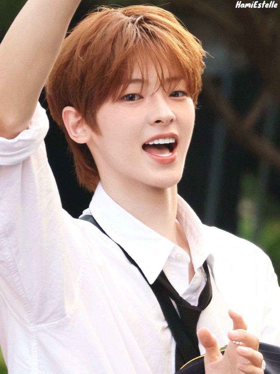 HamiEstelle's tweet photo. 260515 뮤뱅

#FLAREU #플레어유
#강우진 #KANGWOOJIN 
#최립우 #崔立于 #CHUEILIYU https://t.co/F9W6AZco5g