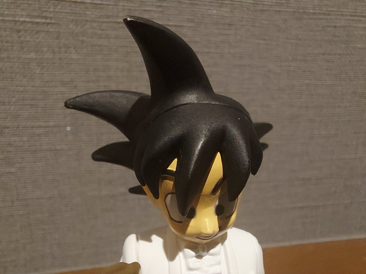 Ma2saga's tweet photo. 安く手に入れたワーコレタキシード悟空の傷直し、汚れ落とし完了！
目立つ汚れなくなりましたー。
次はウェディングチチ頑張ろー https://t.co/BIObn3o6kS
