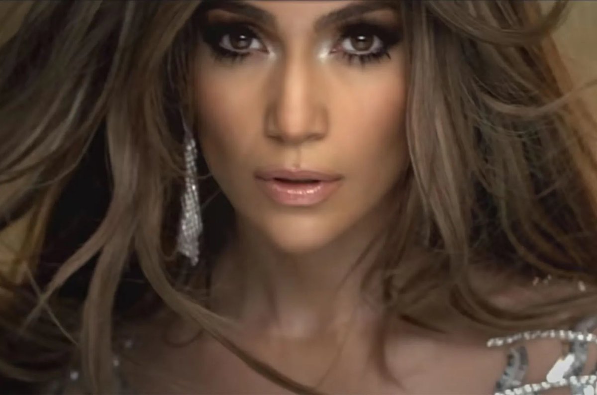 _inmusic_'s tweet photo. 📊| “On The Floor” by Jennifer Lopez &amp; 
Pitbull rises to #98 (new peak) on the Daily Global Spotify Chart with 1.656 million streams. https://t.co/KjXS7h7aqg