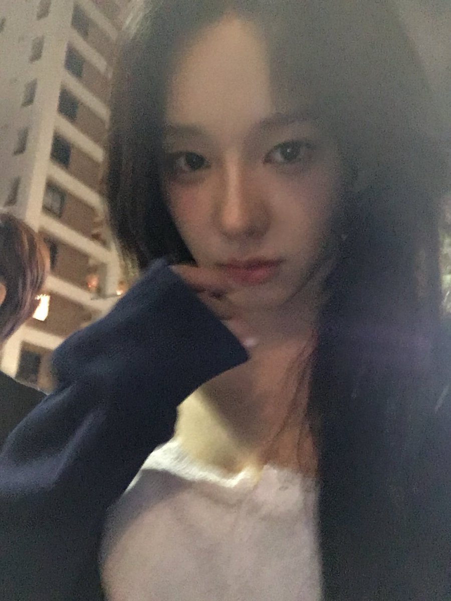 폴 tweet media