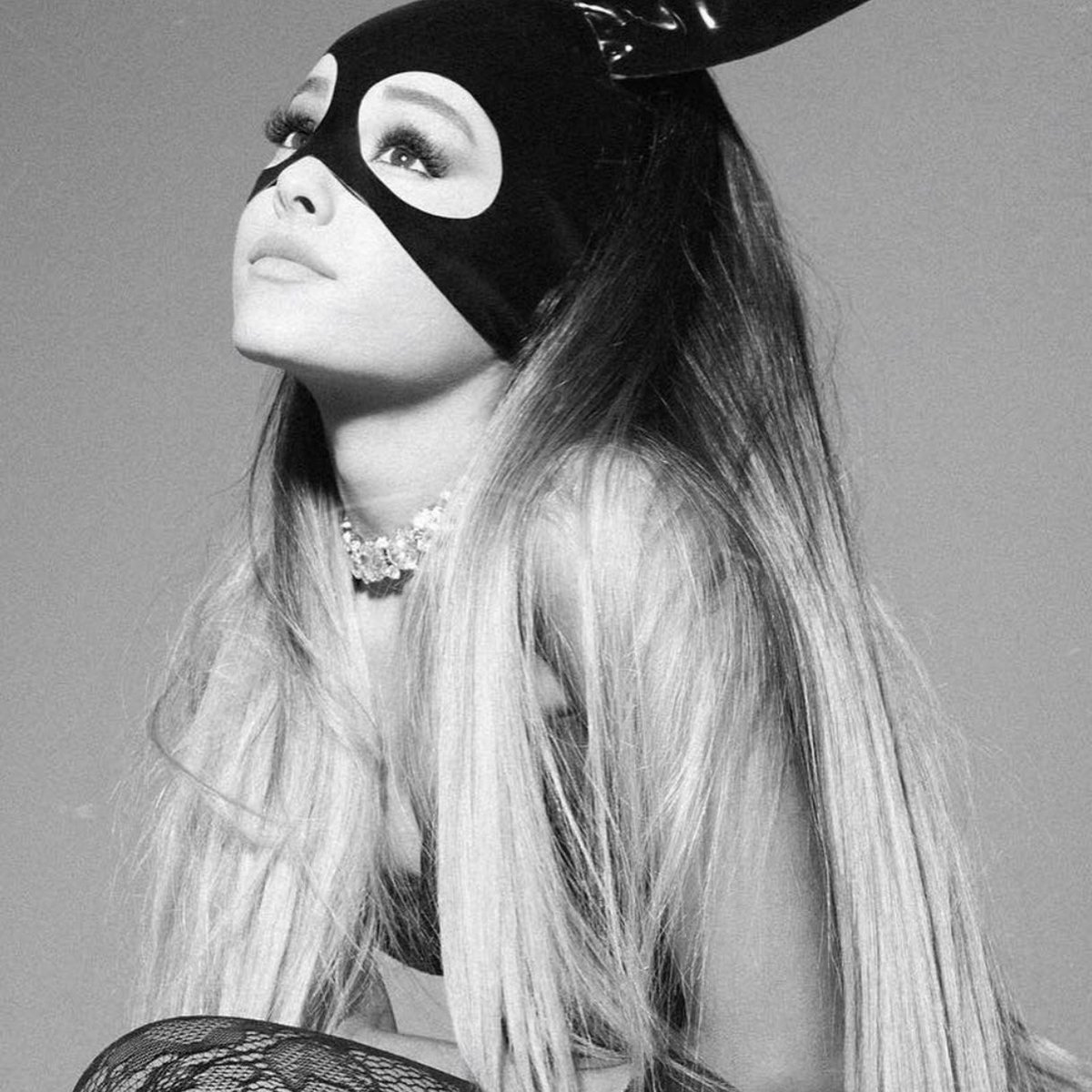 theegrandeheels's tweet photo. “dangerous woman” earned its biggest streaming day since 2016 on spotify yesterday, with over 5,557,222 streams https://t.co/7sGq14DKcs