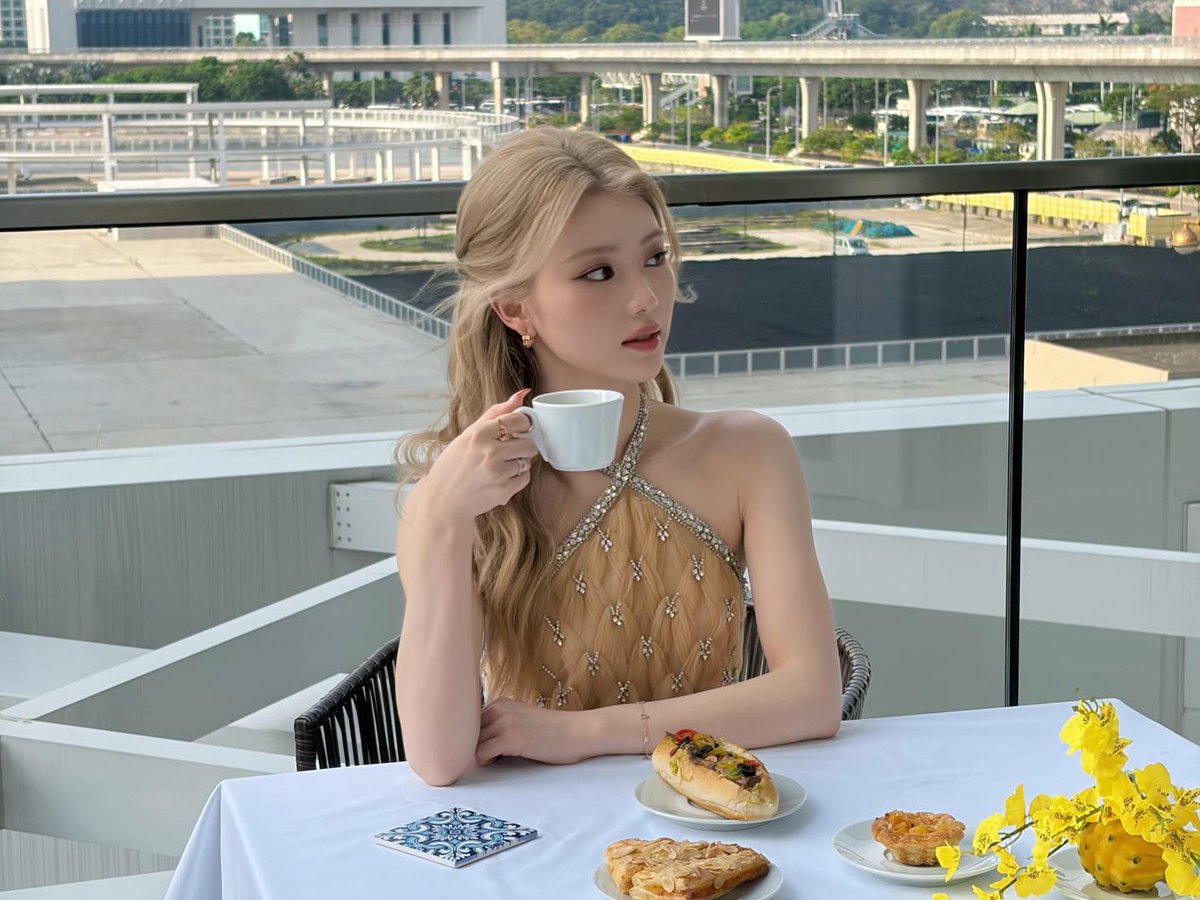 🧜🏻♀️ Capt. Xabella, kintara bell 𝗥𝗼𝗺𝗮𝗻𝗼𝘃 tweet media