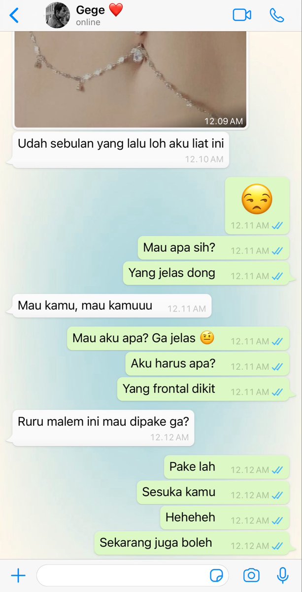 E. 🍀 tweet media