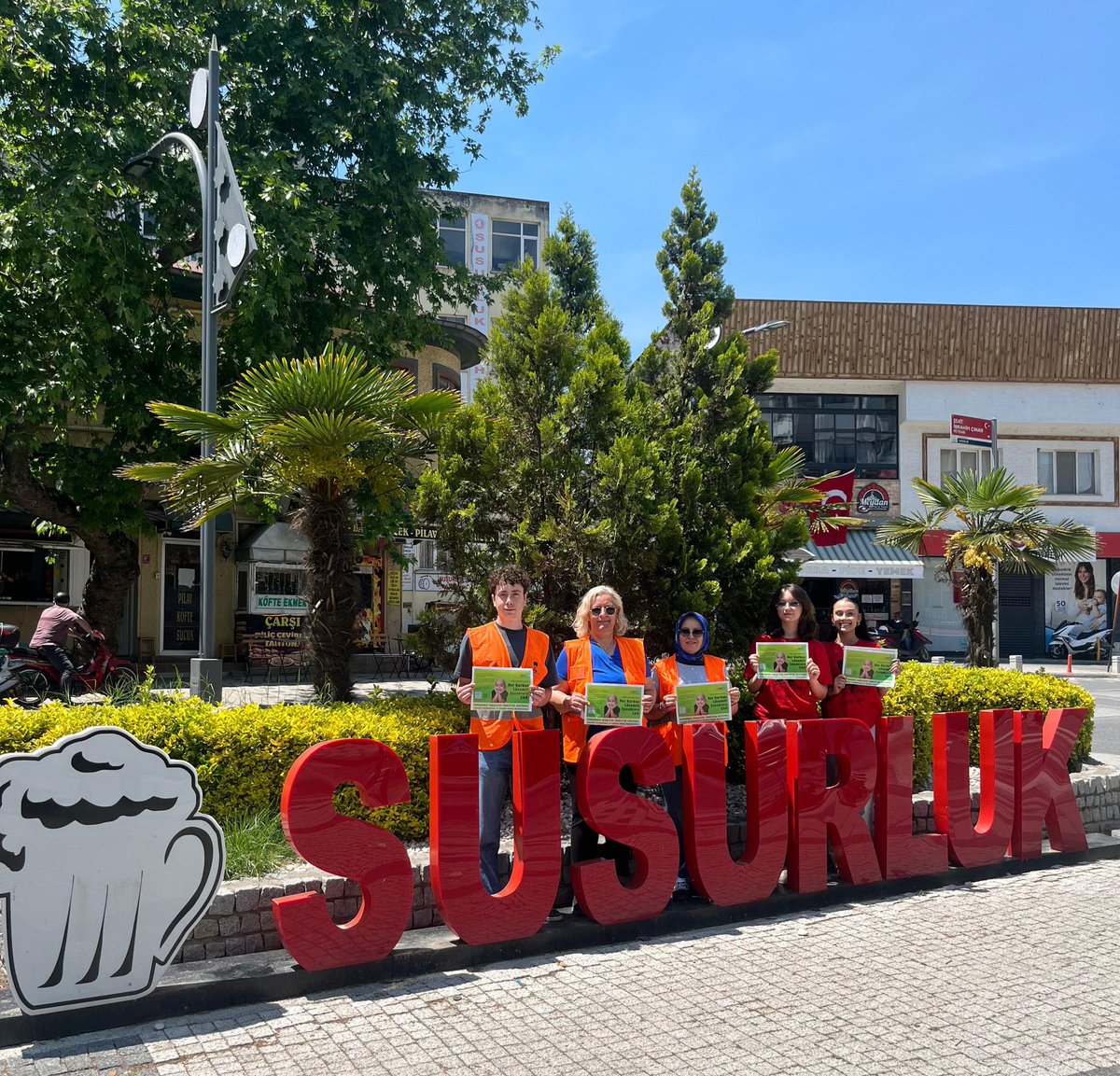 HlyaKrmaz1's tweet photo. #HerkurbanLösemilicocuklaracan
Önce çocuklar iyileşsin. https://t.co/Z9jCqZxoiU