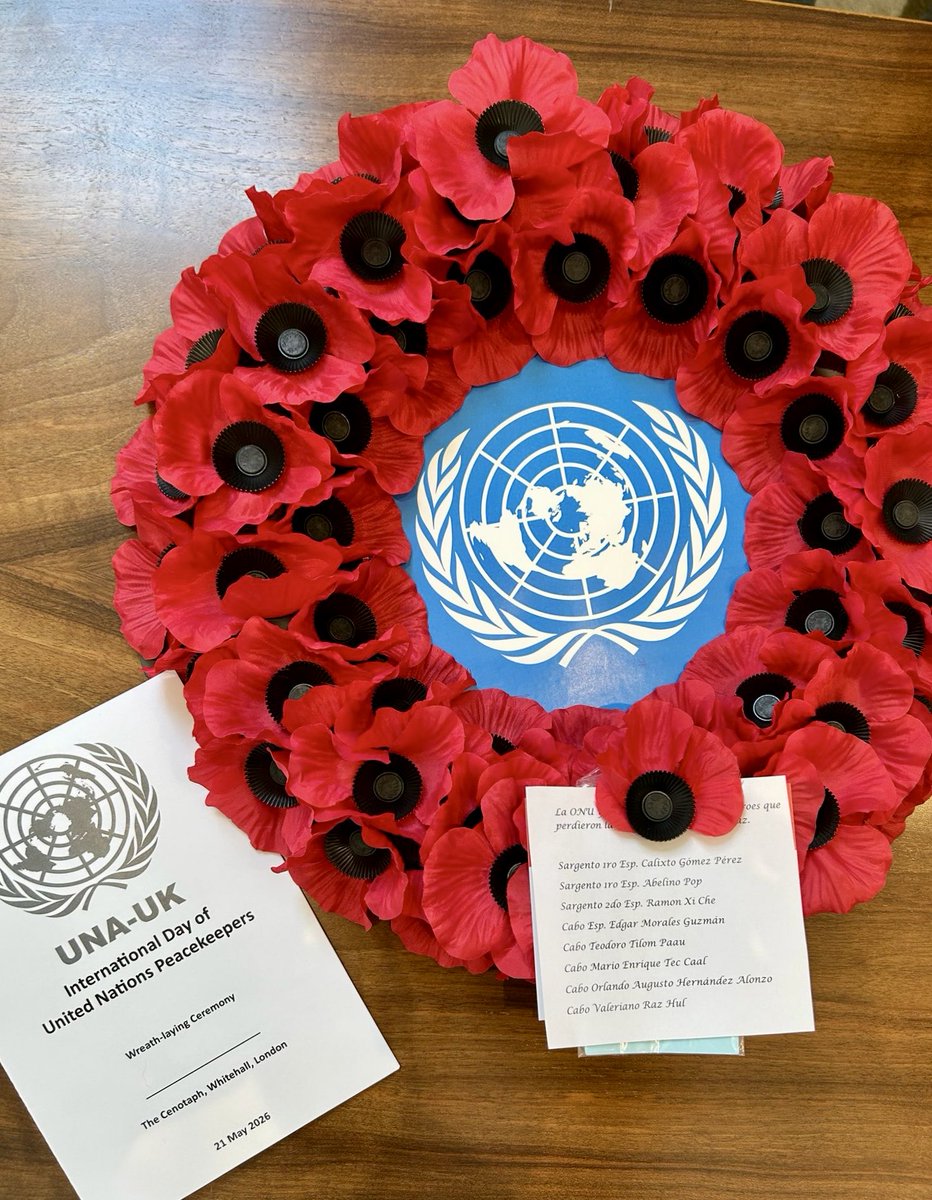 GuatemalaUk's tweet photo. Honramos a los cascos azules de Naciones Unidas que han perdido la vida sirviendo la causa de la paz alrededor del mundo en la ceremonia realizada en el Cenotafio de Whitehall en Londres el día de hoy https://t.co/I3dxzFOIrZ