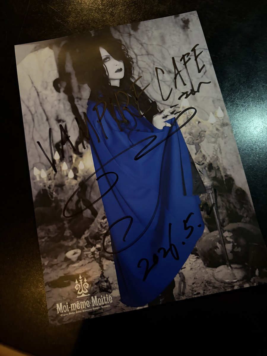 fromVampireRose's tweet photo. 今宵は営業前にMoi-même-Moitiéさんの密会イベント！
朝9時から屋敷に居たけど全然疲れなかった（笑）
Mana様にも会えたし、他にも嬉しい事、楽しい事が多くて良い日だったぞい💙 https://t.co/oyPikQeN6V