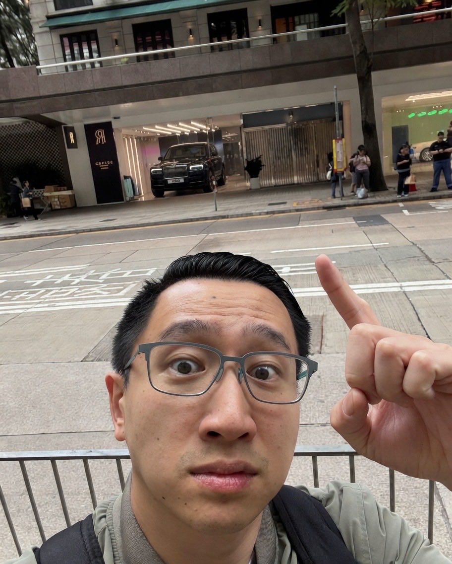 Chinsanity tweet media
