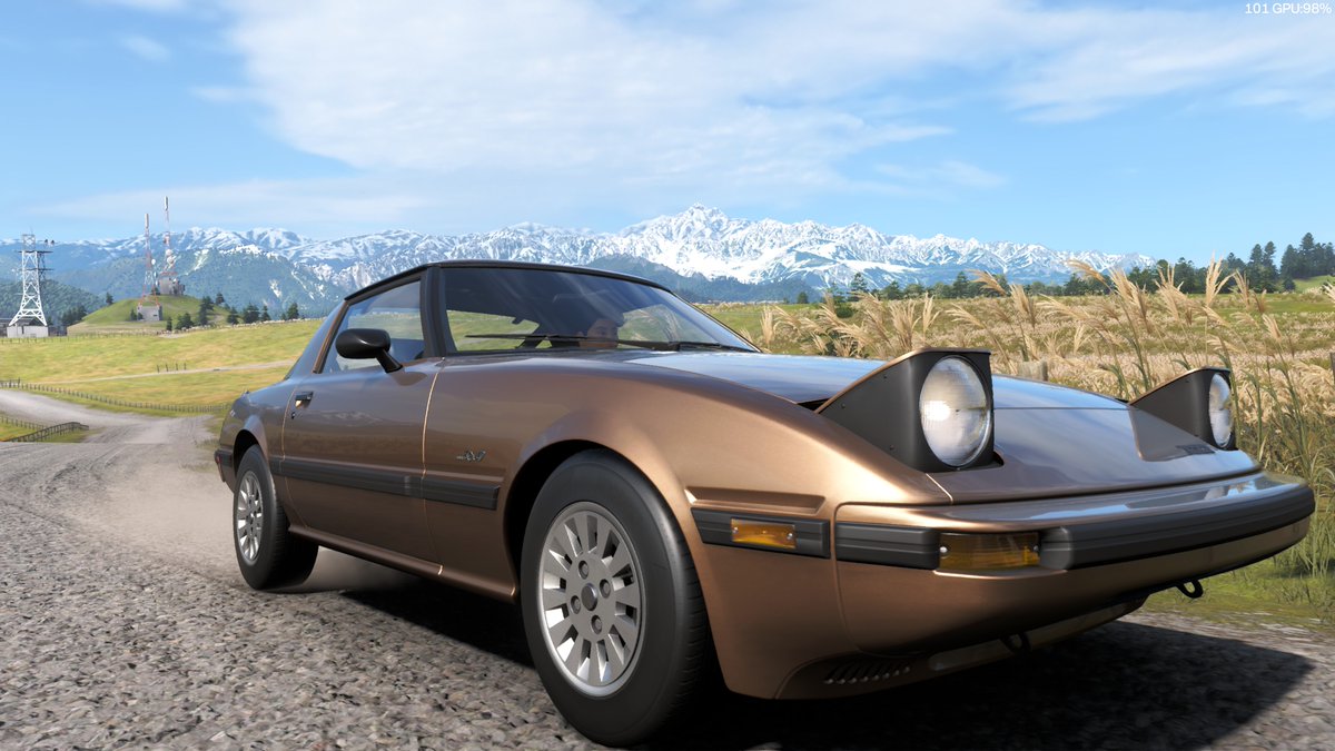 RX-7でこんな道を走れるの良いなァ。まあ実際に走ったら砂利でえらい事