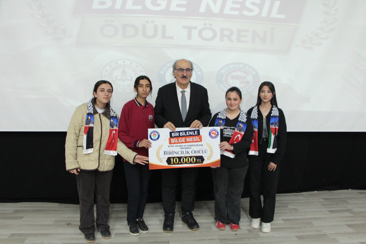 sleymangmer's tweet photo. Bir Bilenle Bilge Nesil programımızın ödül törenini gerçekleştirdik.Katılımlarından dolayı Eğitimci-Yazar Sn  @mehmetnezirg e Genel Bşk. Yardımcımız @RamazanCakirci ya İl MEM @hasan_kokrek e @YunusKava @MagalFevzi
 @ebsagri ailesine,öğretmen ve öğrencilerimize teşekkür ederiz. https://t.co/ArDb1a9wi5