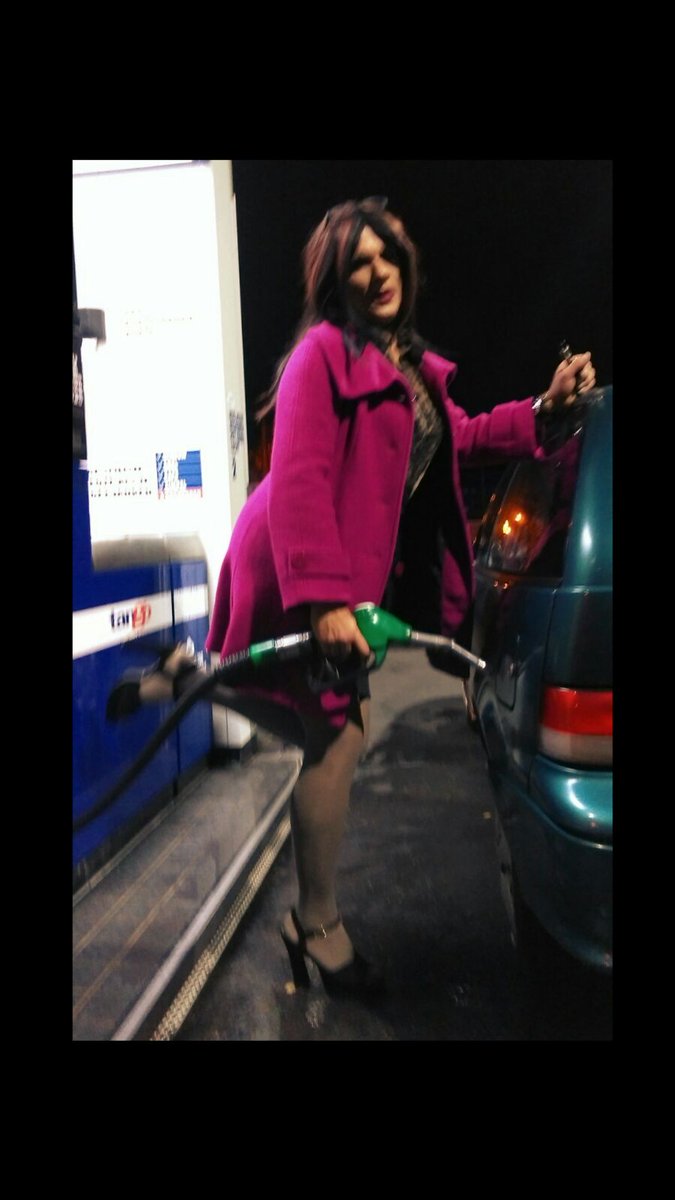 Travestiet des Moederlands (Loulou) tweet media