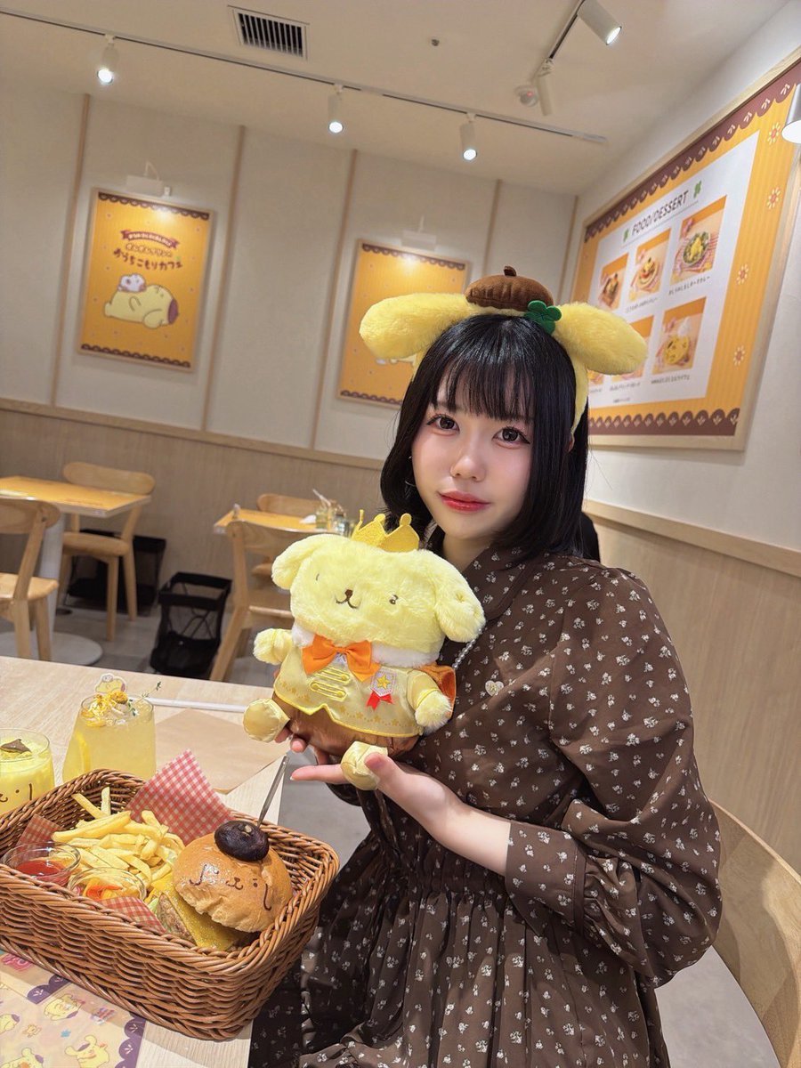 SFJ48's tweet photo. Happy 22nd Birthday!

#誕生日
#次女
#おめでとう https://t.co/GSGfCnwFk8