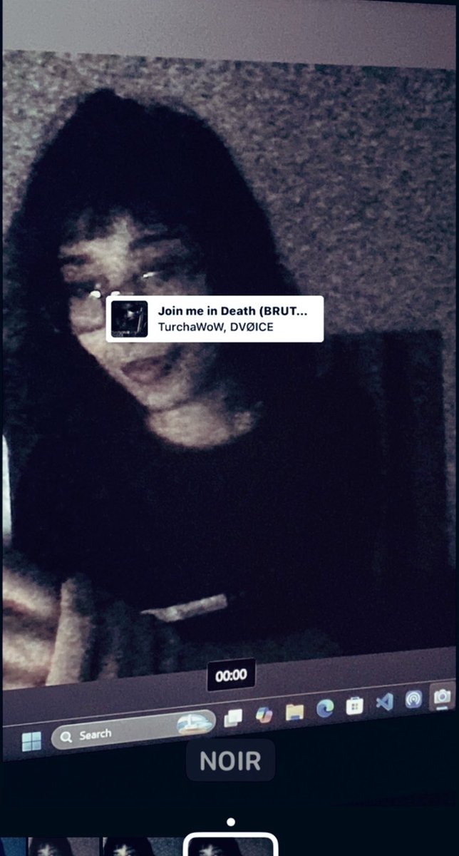 ≚ tweet media