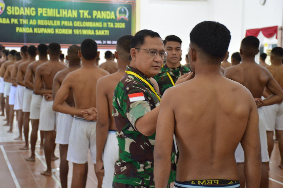 KOREM161WS's tweet photo. *Danrem 161/Wira Sakti Pimpin Sidang Pemilihan Caba PK TNI AD TA 2026 Panda Kupang* https://t.co/RPrwtBlMKa