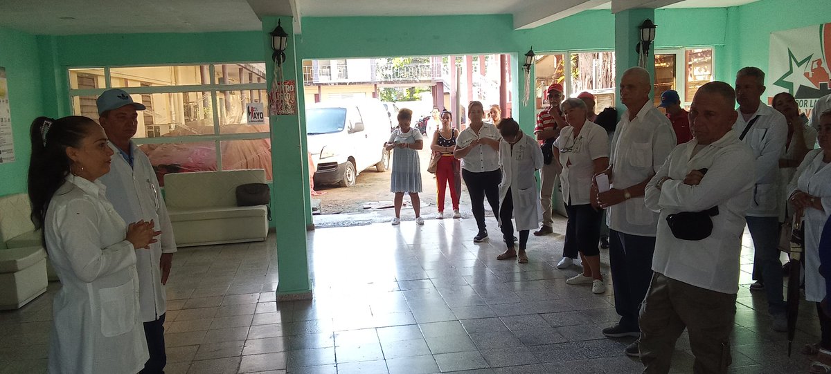 PROSALUDCPHEM's tweet photo. Trabajadores del CPHEM rechazamos acusación contra nuestro líder Raúl Castro Ruz.
@dgslastunas 
@DiazCanelB 
@EspBiologMolLtu 
@gobiernotunas
#RaulEsRaul https://t.co/LXWnwMyY50