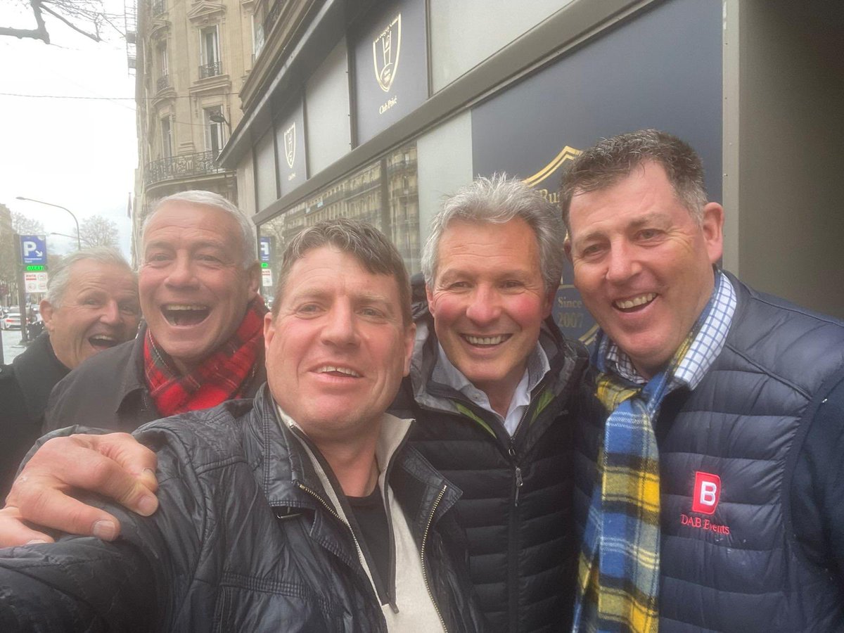 Chick_Chalmers's tweet photo. Missing my mate Scotty who we had a great day with in Paris last year. Not a bad midfield with Starky on the left wing. 
Miss you mate 💙 🏴󠁧󠁢󠁳󠁣󠁴󠁿 https://t.co/mKTxYTsWcC