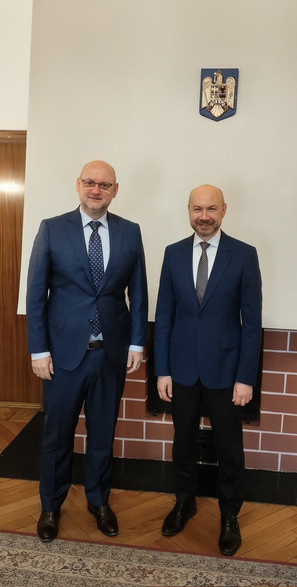 CMBadescu's tweet photo. Pleased to meet @viorelursu_md once in Oslo for the presentation of his credentials as Ambassador of 🇲🇩.
Many topics discussed and avenues explored to strengthen our dialogue and cooperation with 🇸🇯.
I wish him every success in his mission to represent 🇲🇩 to the Nordic countries! https://t.co/7nwQFyJ1Ov