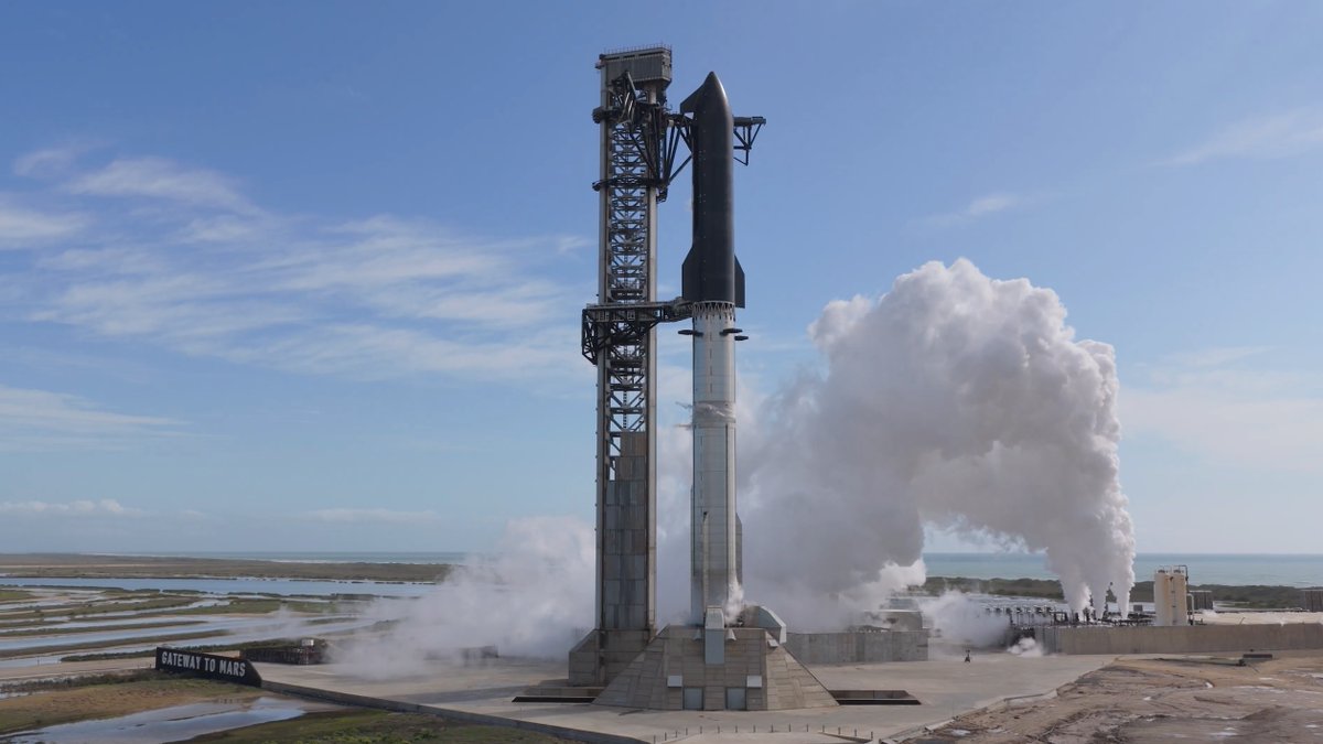 SpaceQ tweet media