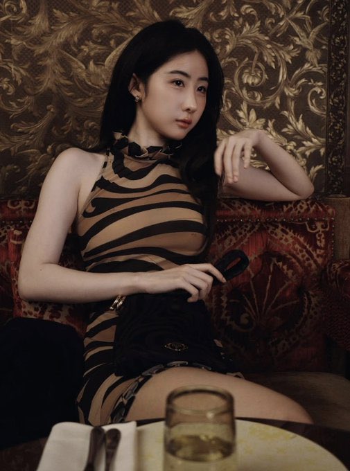 Nguyên Hồng tweet media