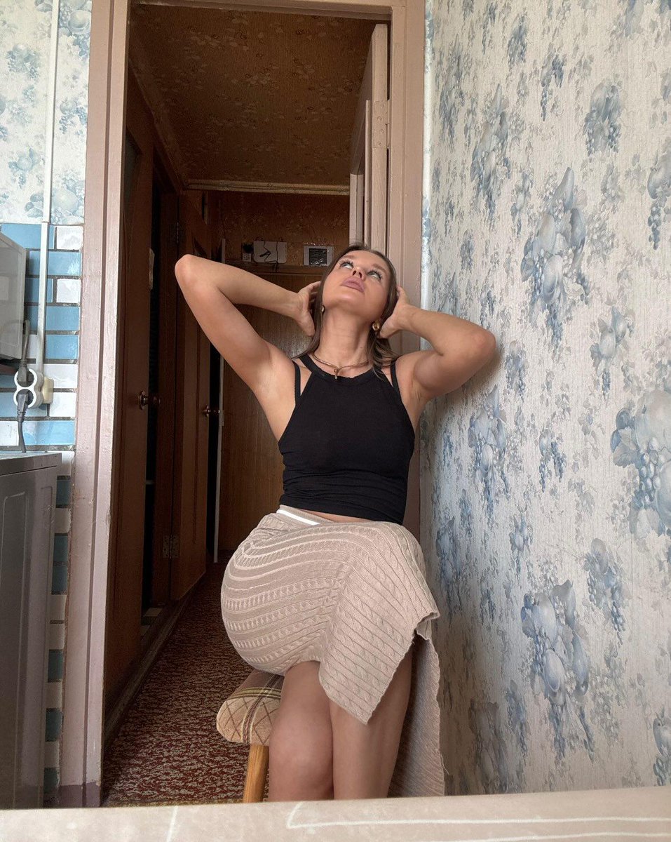 Julia tweet media