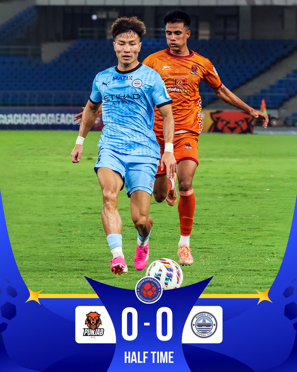 IndSuperLeague's tweet photo. Half-time in New Delhi and the deadlock remains intact. β³
Punjab FC and Mumbai City FC continue in a tense contest with the breakthrough still elusive.
Watch #PFCMCFC LIVE on @fancode. π»
#FiveTeamFinale #ISL12 https://t.co/YPcCHl5gmV