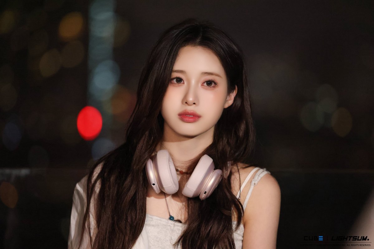 lightsumpics's tweet photo. #nayoung 夜に駆ける by yoasobi sumply behind (1)

#LIGHTSUM #라잇썸 #나영 #NAYOUNG https://t.co/jo9KPIjz9V