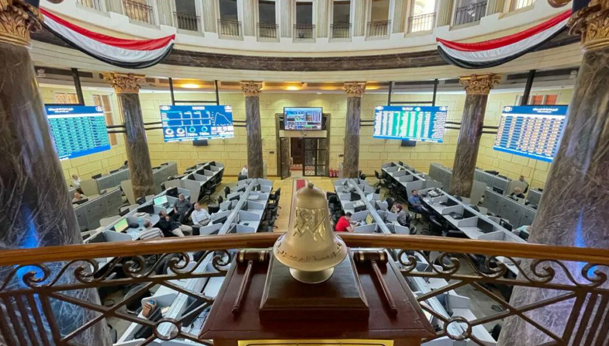 HTEgypt's tweet photo. إدخال طلاب المدارس إلى البورصة ليس تعليماً للاقتصاد، بل تجنيد مبكر لأبناء المسلمين في المنظومة الربوية العالمية. يُربَّى الجيل على المضاربة والديون وأرباح الوهم، بينما يُدفن الاقتصاد الحقيقي القائم على الإنتاج والصناعة والزراعة تحت أقدام سماسرة المال والربا... https://t.co/9RZ63rB6i8