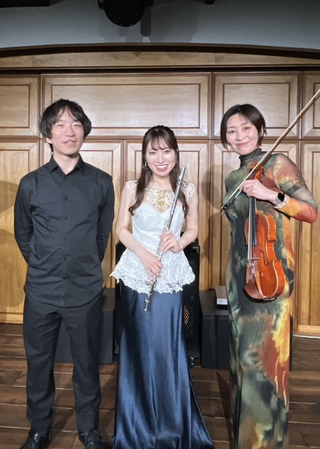 fermatavnryo's tweet photo. 【佐々木舞トリオ】初J’zのステージ、無事終了。
人間はきっちり。小柄なのに至極豊かな音色。そんな舞ちゃんと引き会わせてくれてありがとう田辺くん！
田辺くん、本番には豊かな知識と経験で、さらに広がりを見せたサウンドでした。

そして、J’zの皆さんが本当にありがたいぐらい、素晴らしいホスピタリティ。
演奏に集中することができました。

様々ありがとうございました😊

また行きたいハコだなぁ。いつかRIMでも！