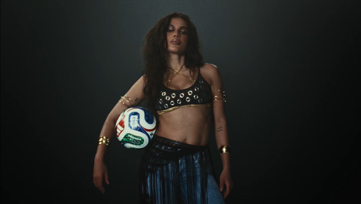 Anitta Press tweet media