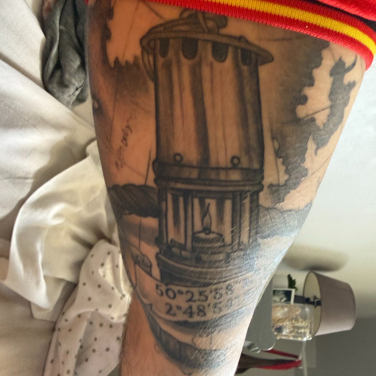 racing_fan9's tweet photo. Gravé dans la peau!!
Dans le malheur ou la gloire❤️💛
#rclens #lens #FinaleCDF https://t.co/W1hVIsBBNe