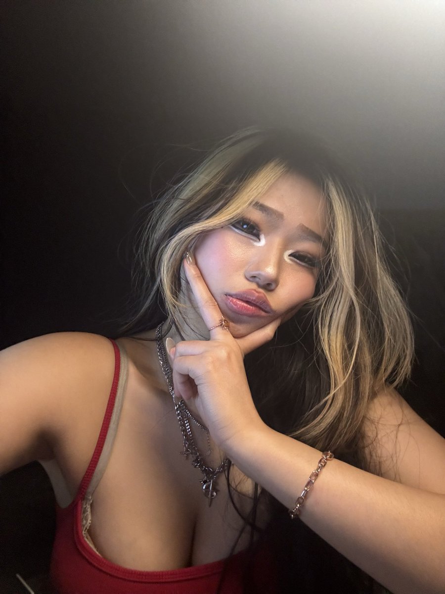 Annie 𑣲⋆ tweet media