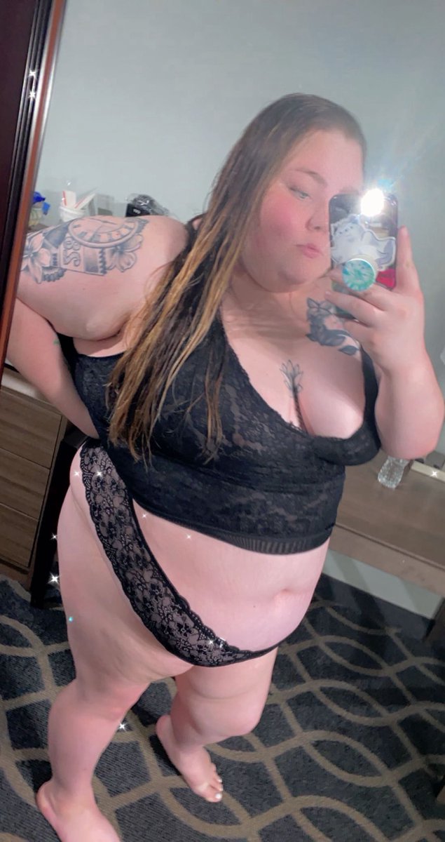Nikole 💞 tweet media