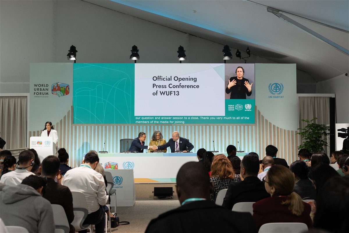 ORU_esp's tweet photo. Desde el #WUF13 en Bakú, el mayor encuentro global sobre urbanización, la voz de las regiones es contundente: estamos en primera línea de la crisis de vivienda, pero faltan recursos y competencias. ¡Exigimos gobernanza multinivel real! 🏛️📢 #BakuCallToAction https://t.co/6UO42b1XaF