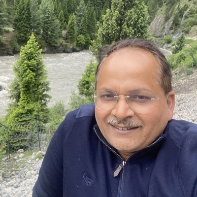 valentine_rss's tweet photo. #NewProfilePic https://t.co/oQSLYOp1rE