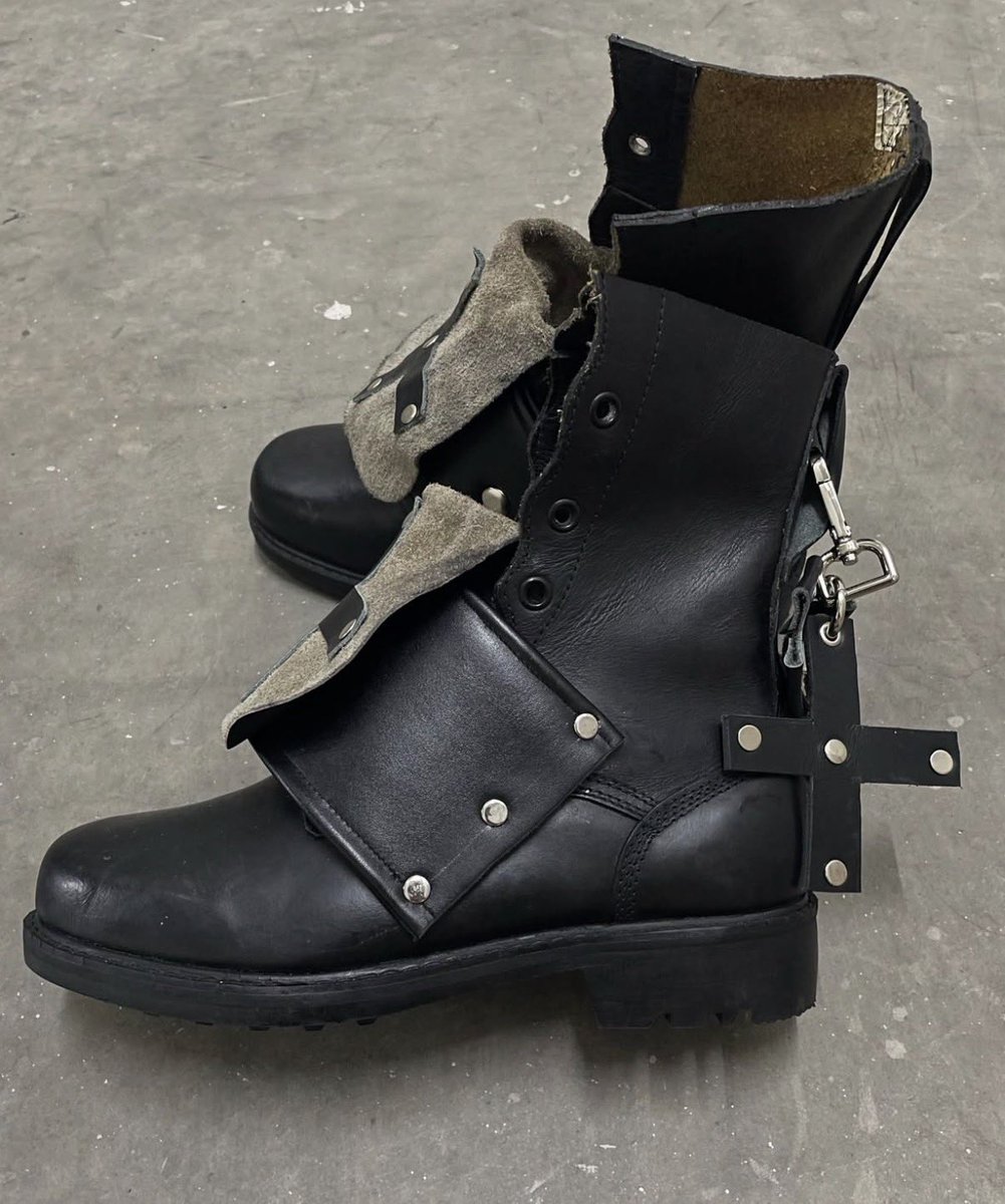 2flushh's tweet photo. Crust Boot by Aliciasintra https://t.co/xWArZuDoIe