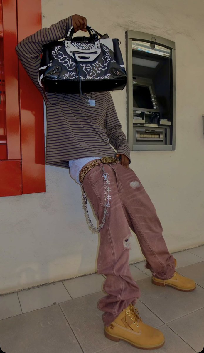OKWUEGOTHEHUSSLA💸 tweet media